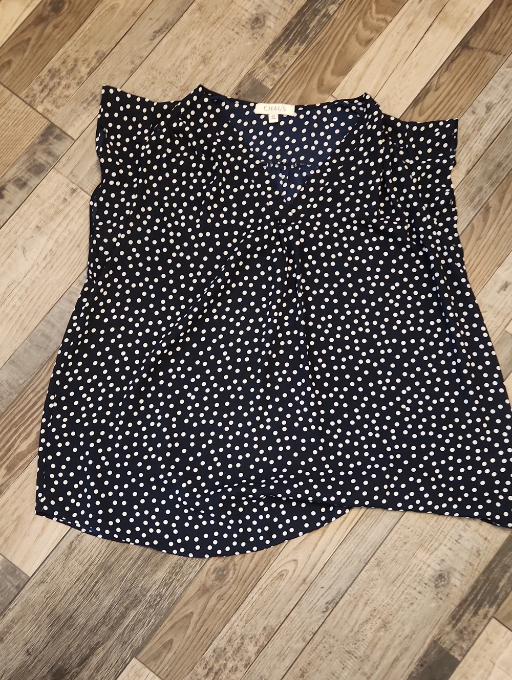 Chaus Navy White Polka Dot V-Neck Cap Sleeve Top